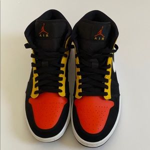Air Jordan 1 Mid